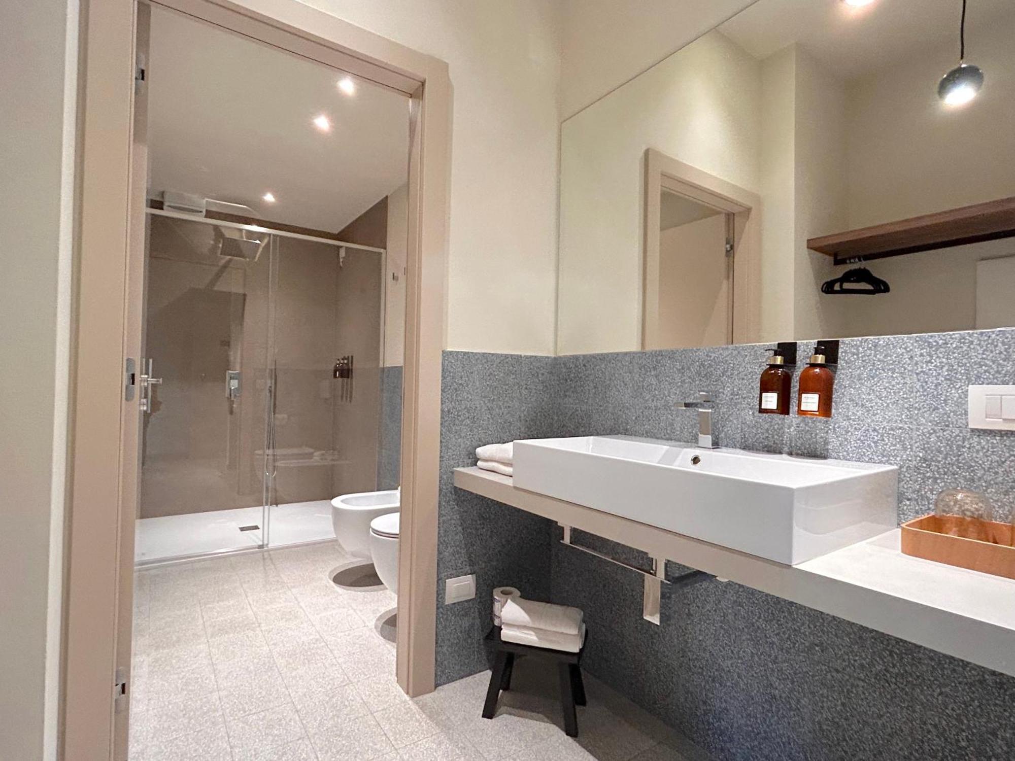 The Lake Suites Com - Luxury Stay In Lazise Eksteriør billede