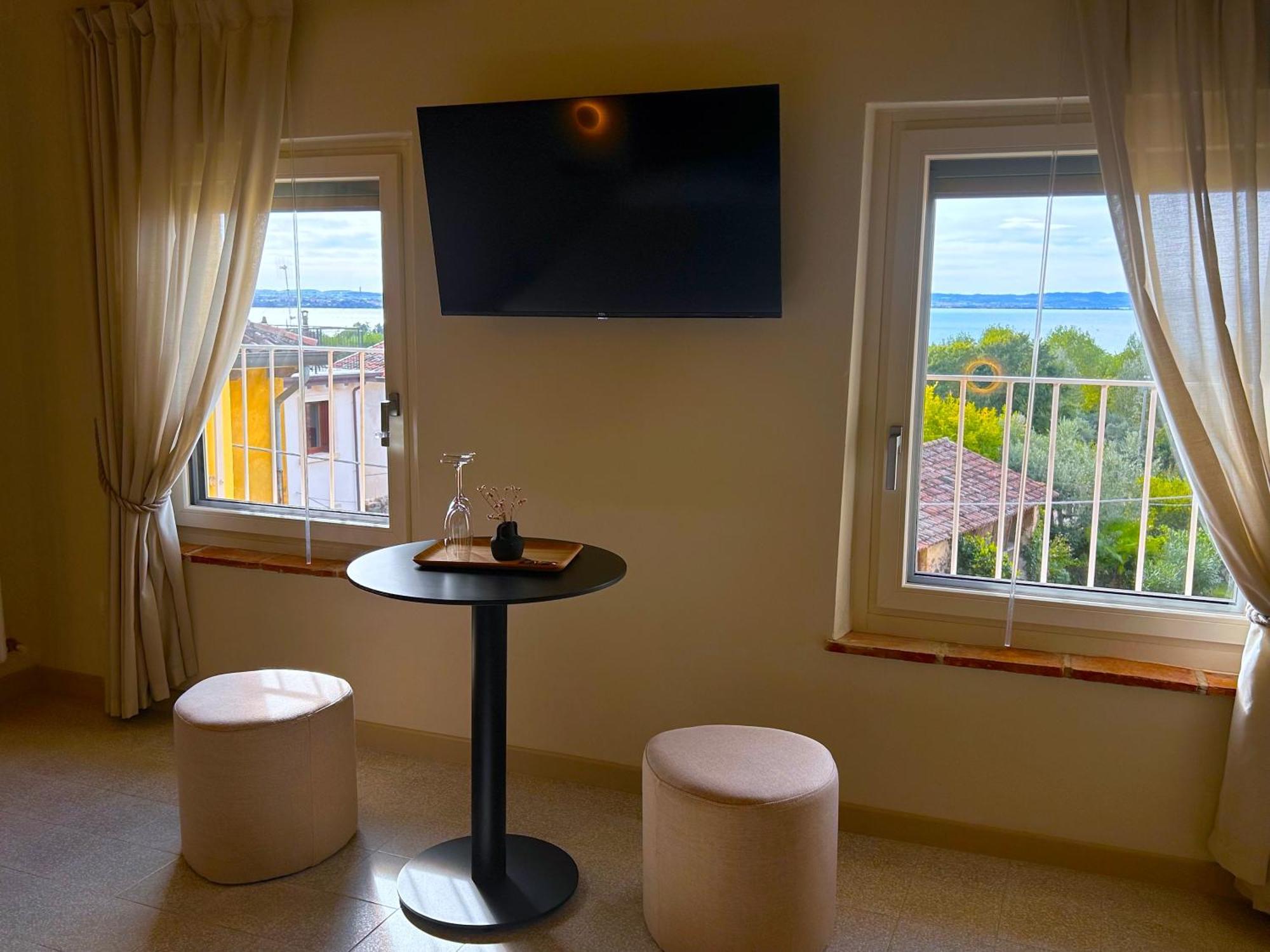 The Lake Suites Com - Luxury Stay In Lazise Eksteriør billede