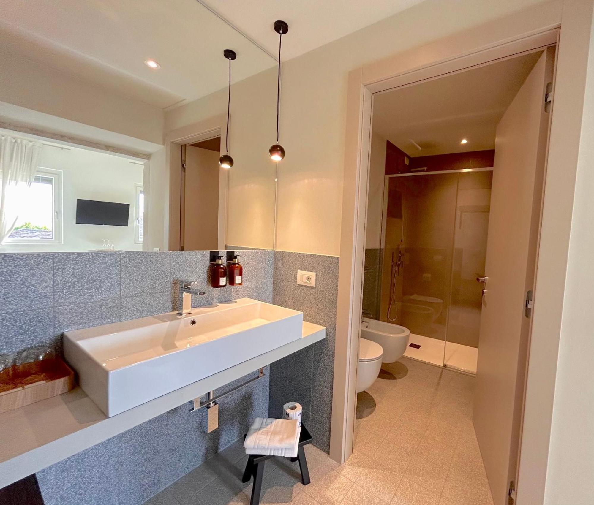 The Lake Suites Com - Luxury Stay In Lazise Eksteriør billede
