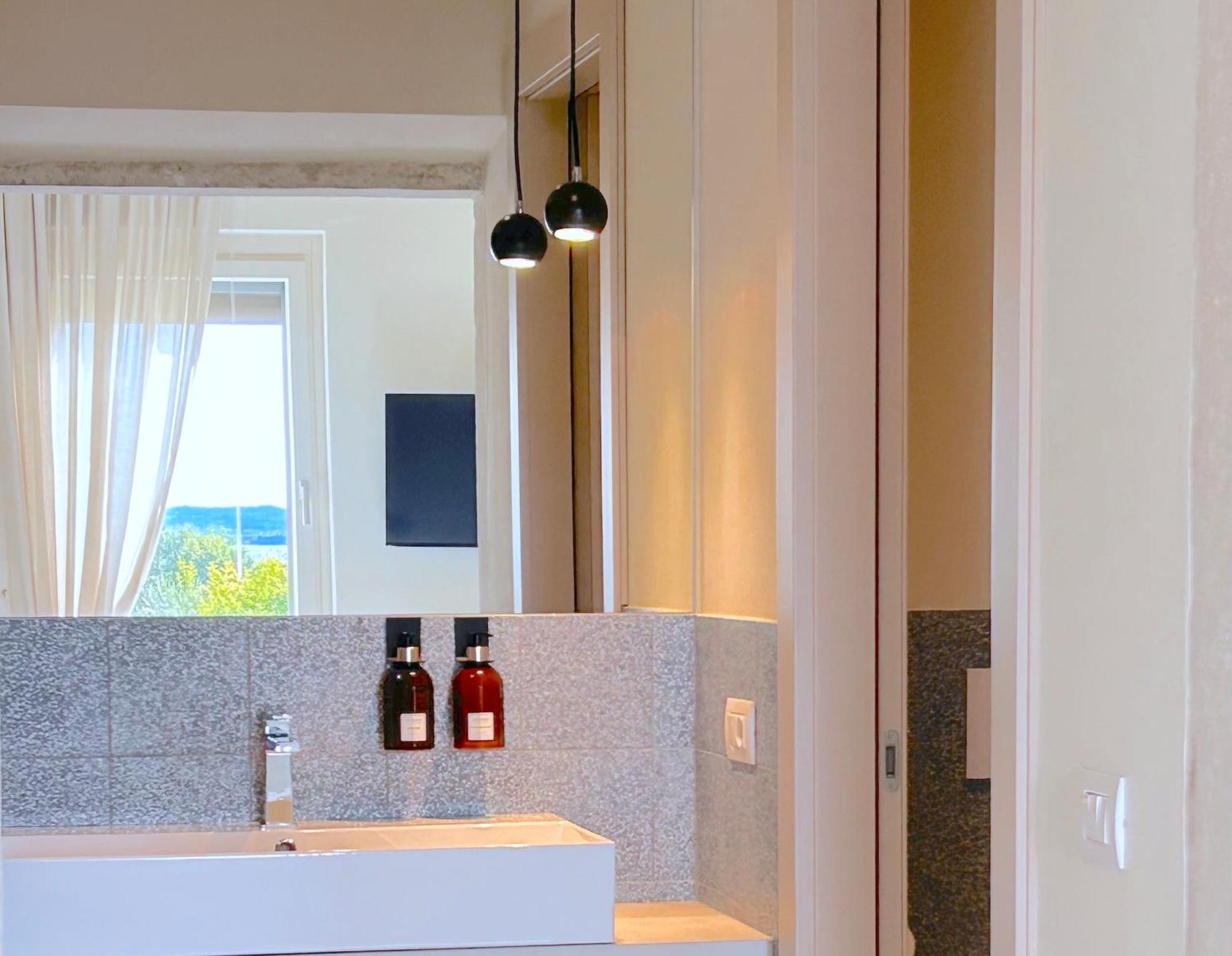 The Lake Suites Com - Luxury Stay In Lazise Eksteriør billede