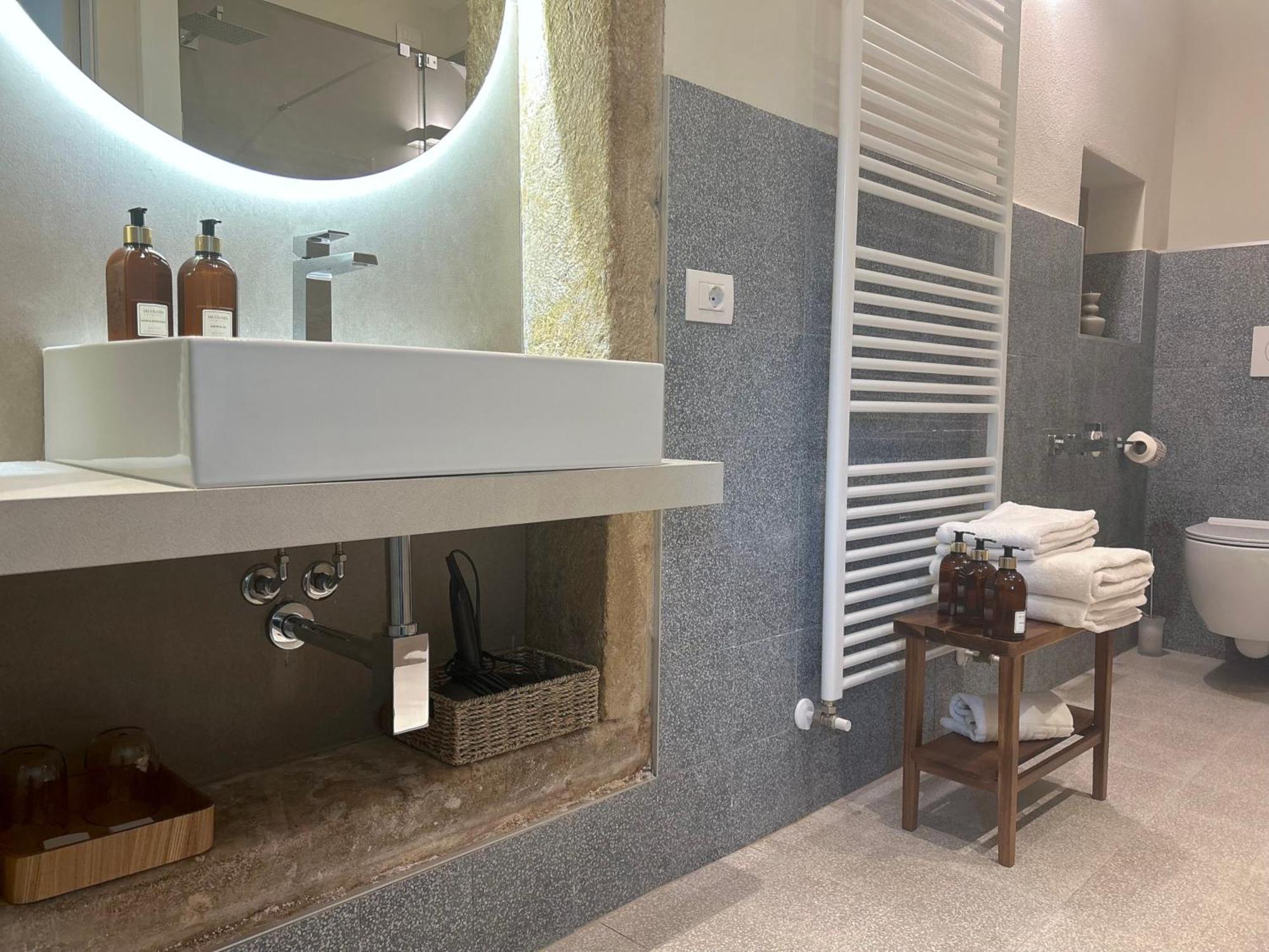 The Lake Suites Com - Luxury Stay In Lazise Eksteriør billede