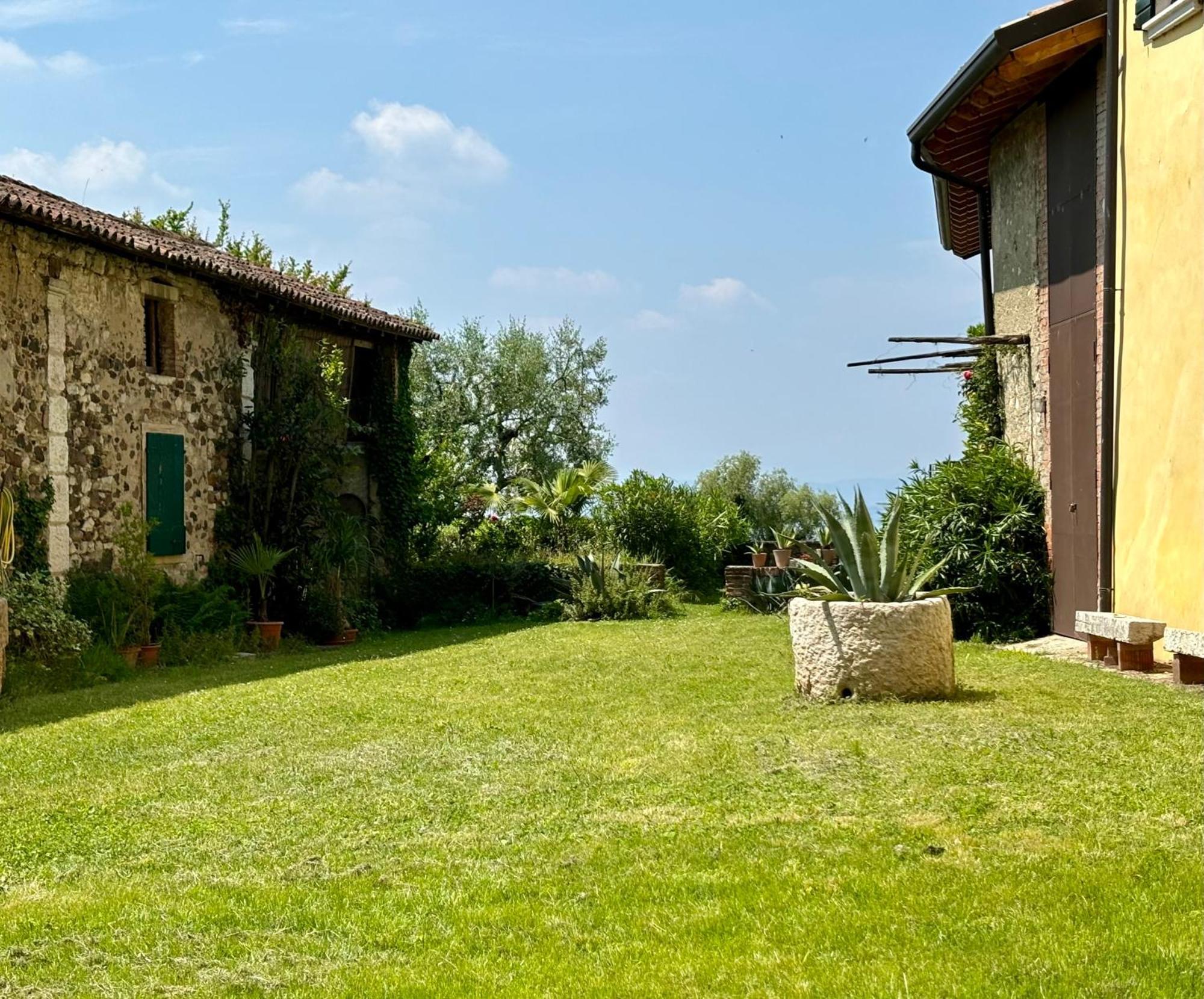 The Lake Suites Com - Luxury Stay In Lazise Eksteriør billede